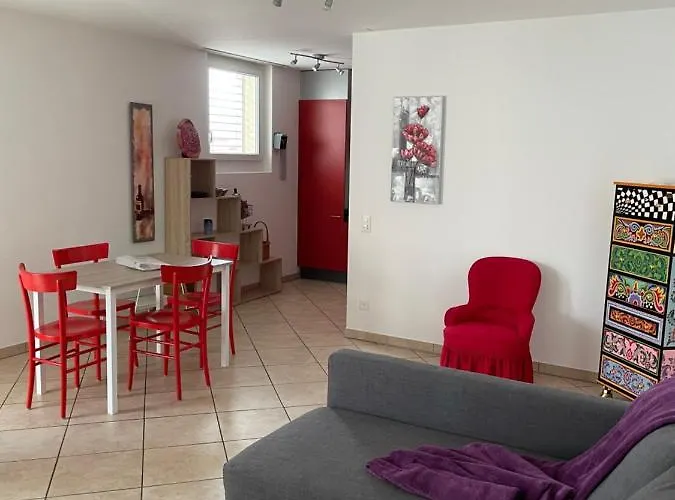 2,5 Con Piscina Nel Cuore Di 463 Lejlighed Locarno